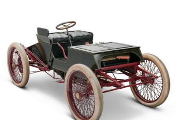 Mobil Ford Sweepstake yang dibuat tahun 1901 oleh Henry Ford, Oliver Barthel dan Ed Huff.