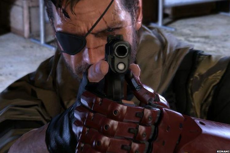 Solid Snake, karakter utama di game franchise Metal Gear karya Hideo Kojima dan diterbitkan oleh Konami.