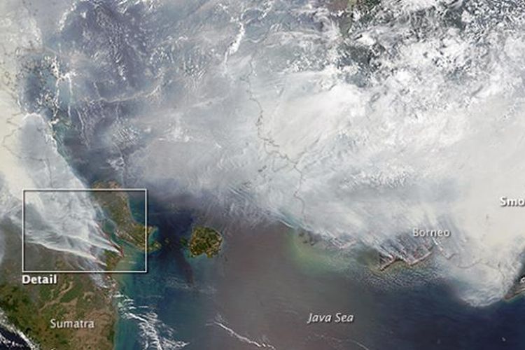 foto kabut asap oleh satelit NASA di wilayah Kalimantan dan Sumatra