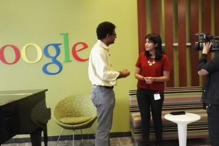 Ben Gomes, VP dan Google Fellow, sedang diwawancarai oleh Kompas TV.