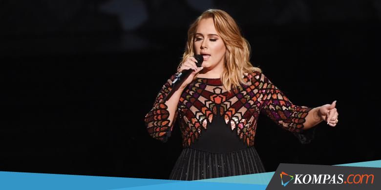 Adele Membuka Grammy Awards dengan "Hello"