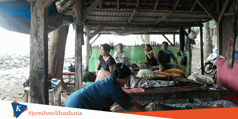 Pijat Tradisional di Bibir Pantai Medewi - Kompas.com