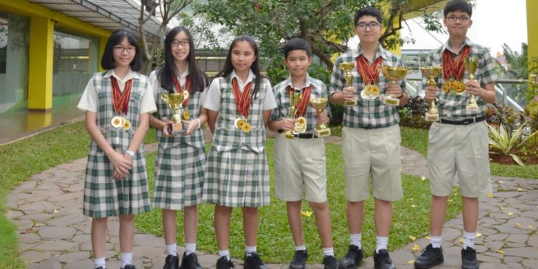 Ipeka Integrated Christian School (IICS) membawa pulang 39 medali emas dan 7 trofi lainnya di ajang World Scholar’s Cup Global Around (WSC). WSC adalah kompetisi debat bahasa Inggris internasional yang digelar di Hanoi, Vietnam, Athena, Yunani, dan Cape Town, Afrika Selatan sejak 26 Juni sampai 15 Agustus 2017. 