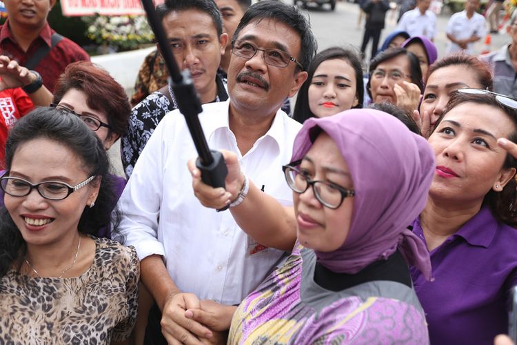http://assets.kompas.com/crop/0x0:1000x667/750x500/data/photo/2017/04/27/1587740354.jpeg