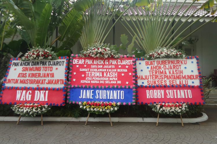 Kiriman karangan bunga kembali berdatangan ke Balai Kota DKI Jakarta jelang berakhirnya masa jabatan Djarot, Senin (9/10/2017).