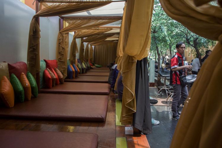 Suasana lantai tujuh di Hotel dan Griya Pijat Alexis, Jakarta, Selasa (31/10/2017). Pemerintah Provinsi (Pemprov) DKI Jakarta menolak permohonan Tanda Daftar Usaha Pariwisata (TDUP) Hotel dan Griya Pijat Alexis.