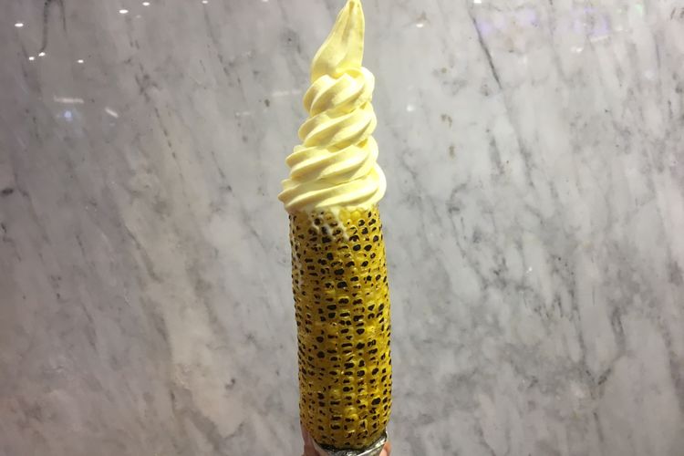 Menu Cheese Butter Corn Ice Cream di gerai Ezo Cheesecakes di Aeon Mall Jakarta Garden City, Cakung, Jakarta Timur, Kamis (16/11/2017).