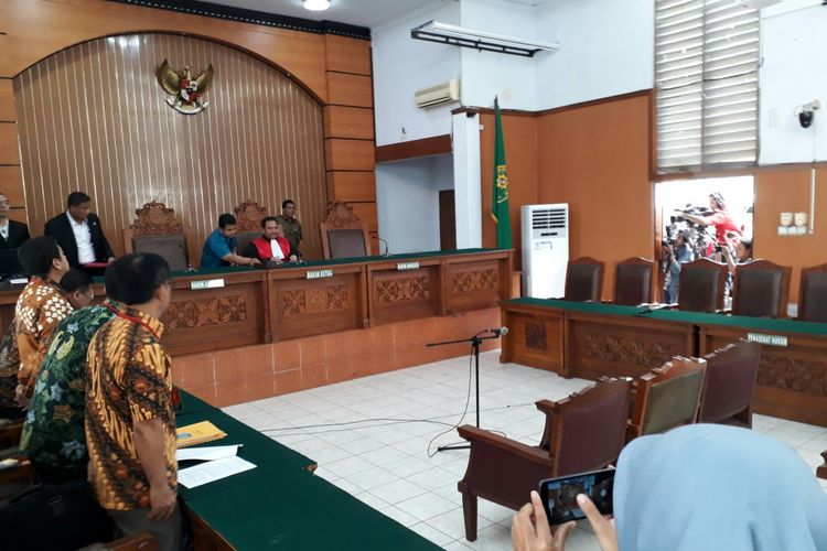http://assets.kompas.com/crop/0x0:1000x667/750x500/data/photo/2017/11/30/2791620669.jpg