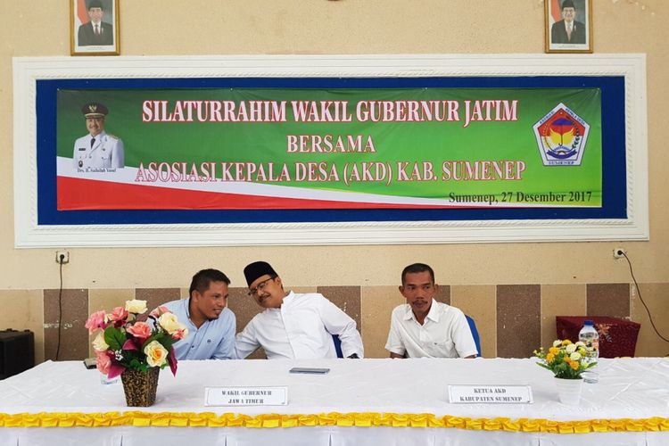 Wakil Gubernur Jawa Timur Saifullah Yusuf berkomitmen menerangi wilayah kepulauan Madura dengan listrik guna meningkatkan kesejahteraan masyarakat.