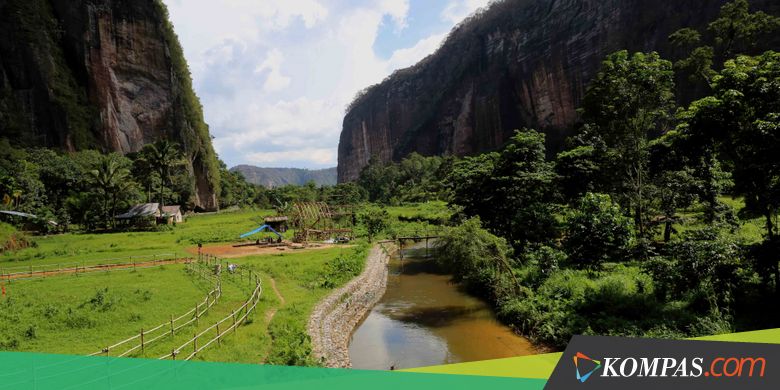 Nikmatnya, Menyantap Durian Berlatar Lembah dan Tebing