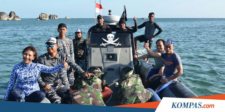 Menteri Susi Pimpin Penenggelaman 33 Kapal Pencuri Ikan di Natuna