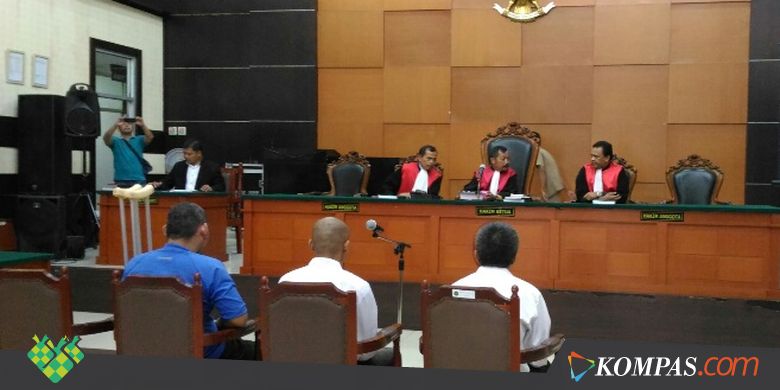 Saksi: Ada yang Bilang "Jangan Melawan, Kalau Melawan Ditembak!"