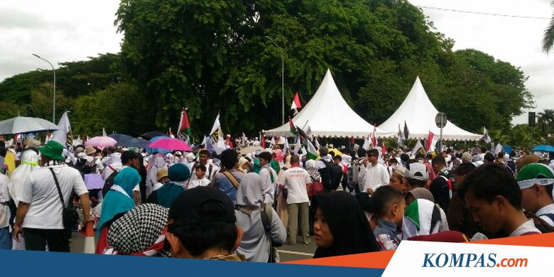 Massa PKS Gelar Aksi Bela Palestina di Depan Kedubes AS
