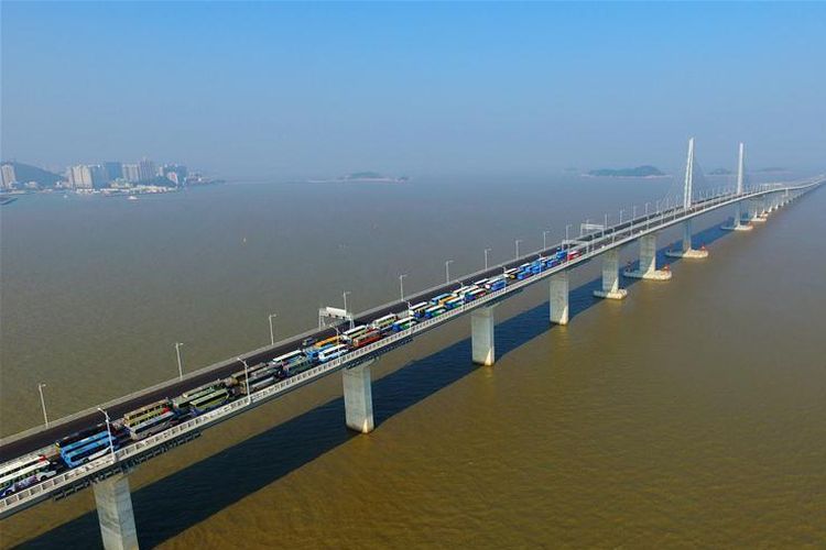 Jembatan laut terpanjang di dunia ini ada di China.(Xinhua)