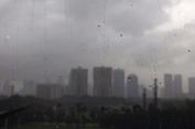 Hujan Lebat Disertai Petir dan Angin Kencang Berpotensi Landa Jakarta Selatan hingga Bekasi