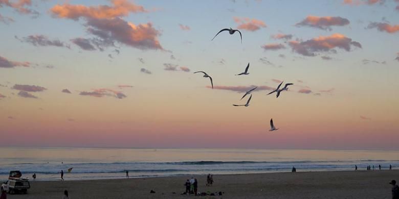 Senja di Pantai Surfer Paradise, Gold Coast.