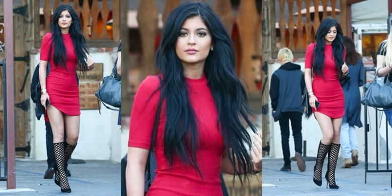 Kabarnya, gaun merah yang dikenakan Kylie Jenner tersebut dibanderol dengan harga ritel yang terbilang murah.