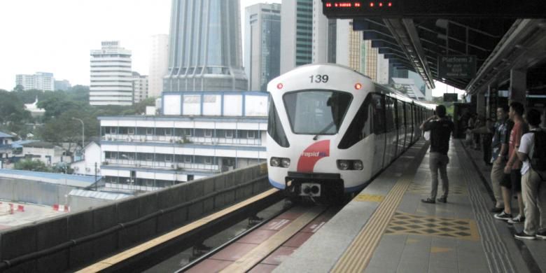  Ilustrasi. Layanan light rail transit (LRT) dengan nama Rapid KL yang beroperasi di Kuala Lumpur, Malaysia. 