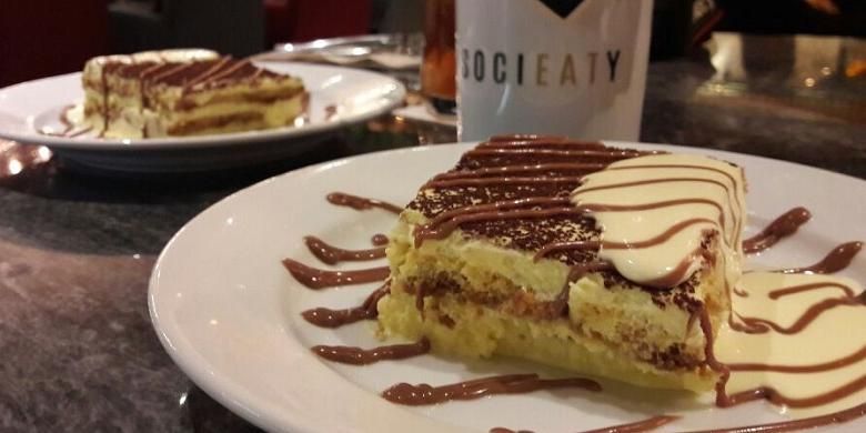 Bulimisu merupakan kue tiramisu yang terdiri dari Lady Finger atau biskuit, Amaretto dan Espresso Coffee.