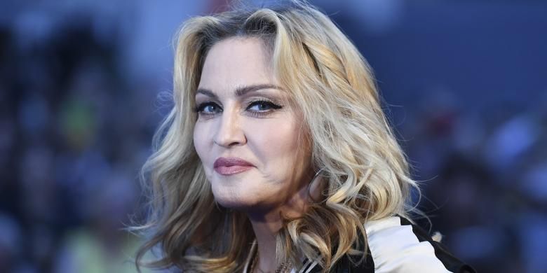 Penyanyi Madonna menghadiri pemutaran film The Beatles Eight Days A Week: The Touring Years di London, Inggris, Kamis (15/9/2016).