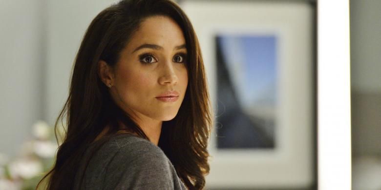 Artis peran Meghan Markle berperan sebagai Rachel Zane dalam film seri Suits. Ia menjadi aktris paling banyak dicari di Google sepanjang 2016.(USA Network)