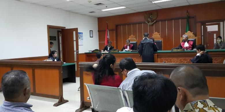 Sidang kasus meninggalnya Gabriella Sheryl Howard (8), murid kelas 3 SD di Global Sevilla School, saat pelajaran renang pada 17 September 2015, digelar di Pengadilan Negeri Jakarta Barat, Senin (30/1/2017) siang. 