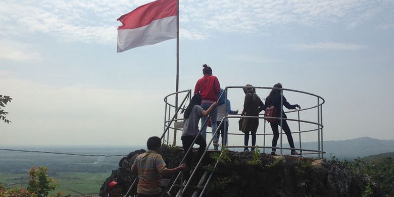 Bukit Pandang, Pemandangan Indah dari Pegunungan Kendeng Bukit Pandang, Pemandangan Indah dari Pegunungan Kendeng video viral info traveling info teknologi info seks info properti info kuliner info kesehatan foto viral dubai bertugas berita ekonomi