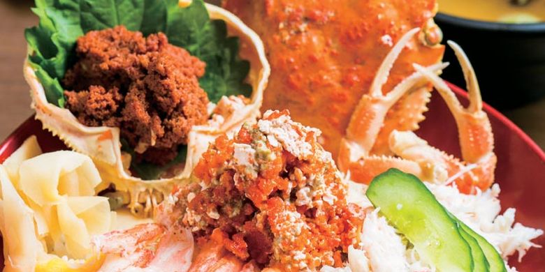 Rice-bowl kepiting kobako seharga 2.000 Yen di Restoran Sensai Enishi, Kanazawa, Jepang, ini dihidangkan dengan topping daging kepiting yang manis dan telur kepiting yang creamy.