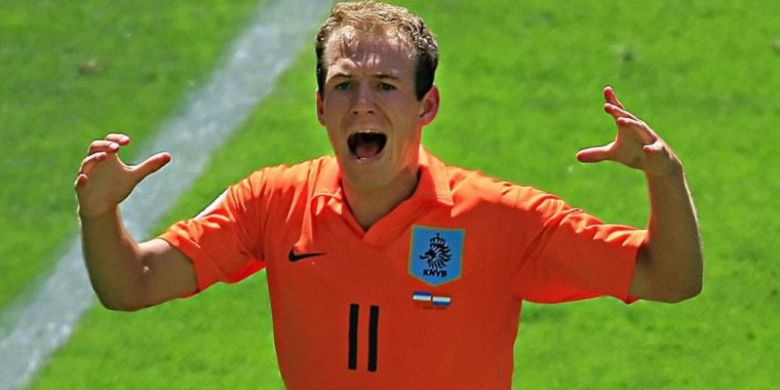 Ekspresi Arjen Robben setelah mencetak gol untuk timnas Belanda ke gawang Serbia & Montenegro di partai Piala Dunia 2006 di Leipzig, 11 Juni 2006.Ekspresi Arjen Robben setelah mencetak gol untuk timnas Belanda ke gawang Serbia & Montenegro di partai Piala Dunia 2006 di Leipzig, 11 Juni 2006.