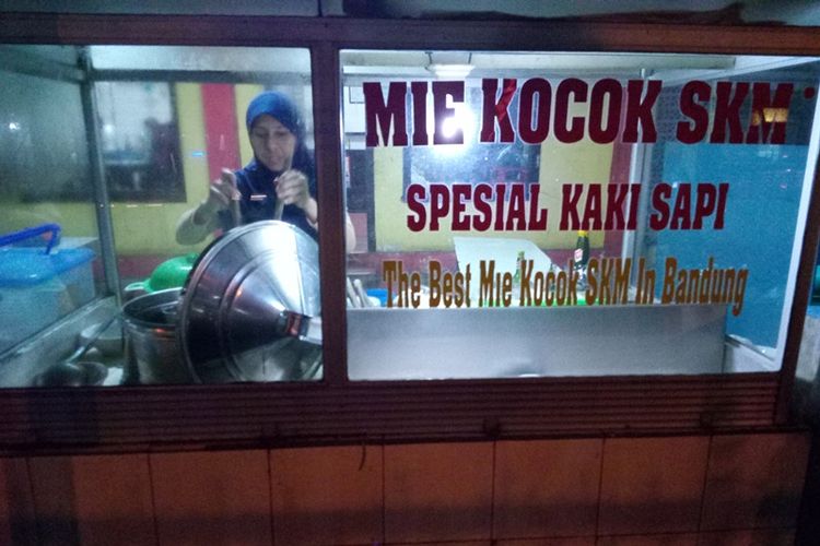 5 Mie Kocok Legendaris di Bandung 5 Mie Kocok Legendaris di Bandung video viral info traveling info teknologi info seks info properti info kuliner info kesehatan foto viral berita ekonomi