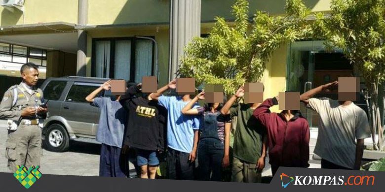 Ditangkap, Pengamen Dihukum Hormat Bendera Sambil Nyanyi Lagu "Indonesia Raya"