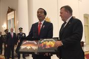 PM Denmark Dapat Kujang,    Jokowi Dapat Album Metallica