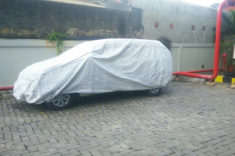 Mobil yang dikendarai Hermansyah