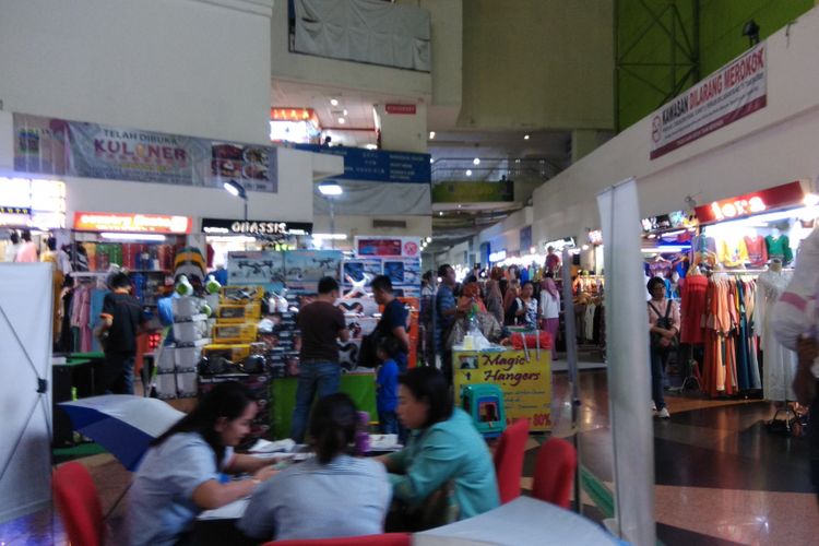 Suasana Pasar Tanah Abang Blok A, Jakarta, Kamis (9/11/2017).