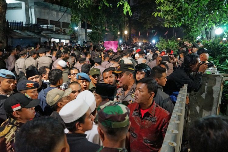 Kapolres Jakarta Pusat Suyudi menegaskan bahwa tidak ada kegiatan menyangkut Partai Komunis Indonesia (PKI) di kantor Yayasan Lembaga Bantuan Hukum Indonesia (YLBHI) sejak sore hingga malam, pada Minggu (17/9/2017).