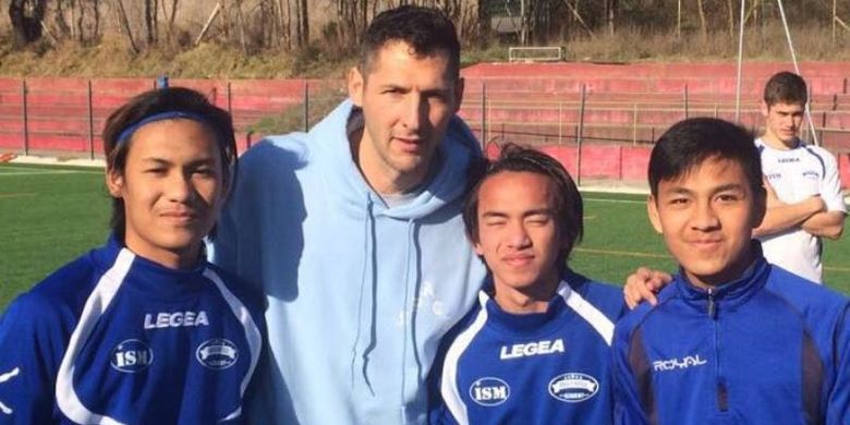 Mochammad Rafid Habibie berfoto dengan legenda Inter Milan, Marco Materazzi