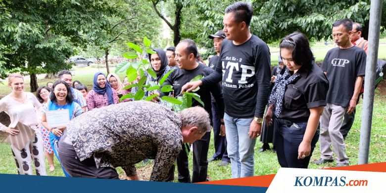 Gerakan Tanam Pohon Ajak Tanam Pohon Satu Minggu Sekali