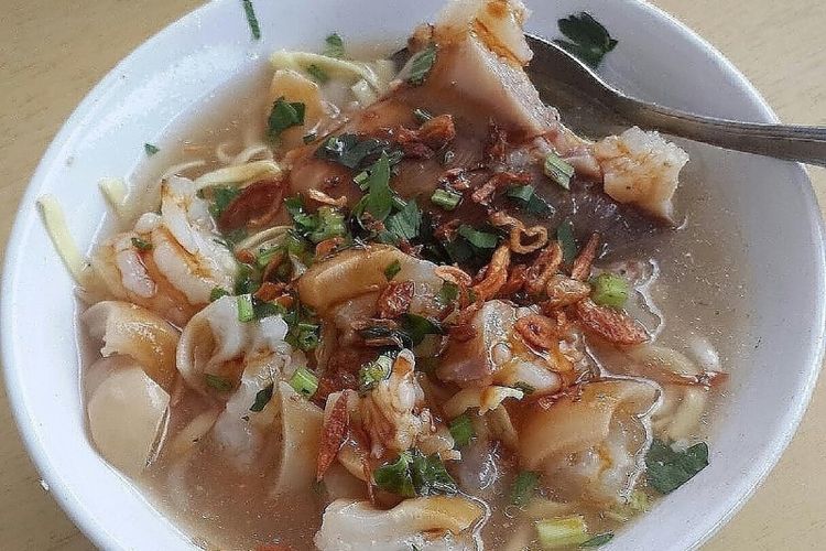 5 Mie Kocok Legendaris di Bandung 5 Mie Kocok Legendaris di Bandung video viral info traveling info teknologi info seks info properti info kuliner info kesehatan foto viral berita ekonomi