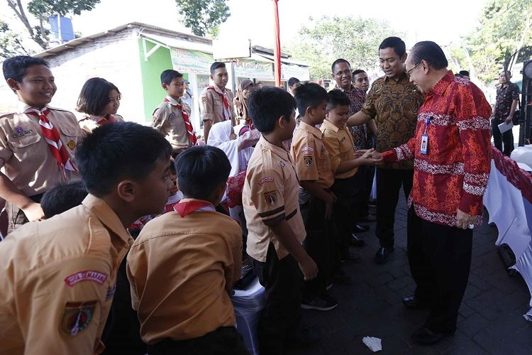 Wali Kota Semarang Hendrar Prihadi meresmikan Rumah Duta Revolusi Mental untuk menekan kasus bullying serta kekerasan terhadap perempuan dan anak di Kota Semarang, Jumat (15/9/2017).
