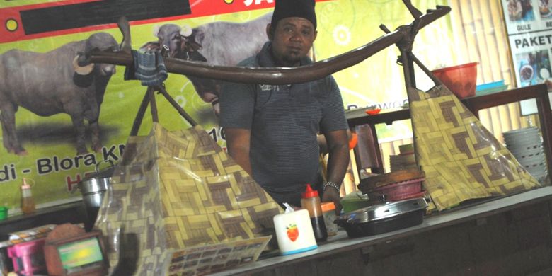 Warung Sedap Yanto Ganjar di Kecamatan Purwodadi, Grobogan, Jawa Tengah tepatnya di jalan raya Purwodadi - Blora km I, Kamis (27/4/2017).