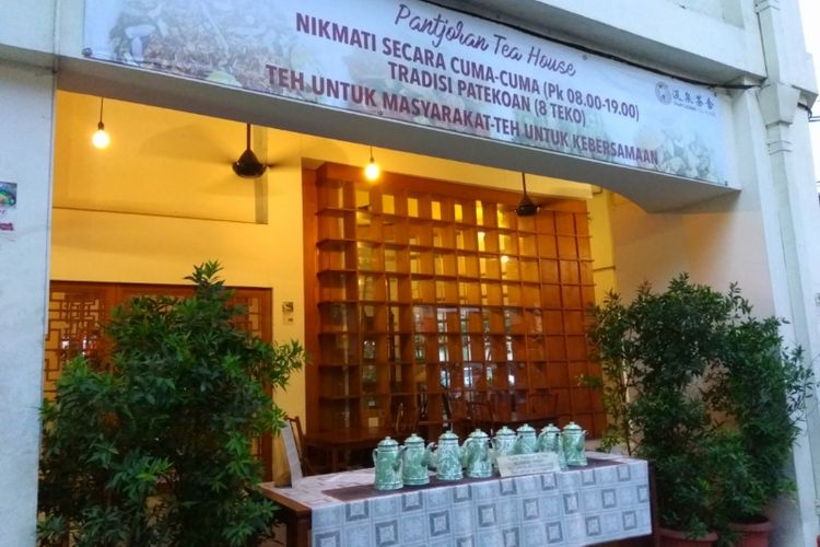 Pantjoran Tea House di Glodok, Jakarta Barat menyediakan teh gratis setiap hari.(Kompas.com/Silvita Agmasari)