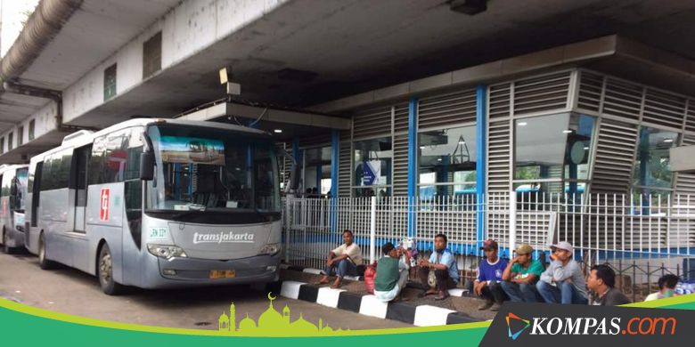 Transjakarta: "Traffic" Penumpang di Halte Kampung Melayu Sudah Normal