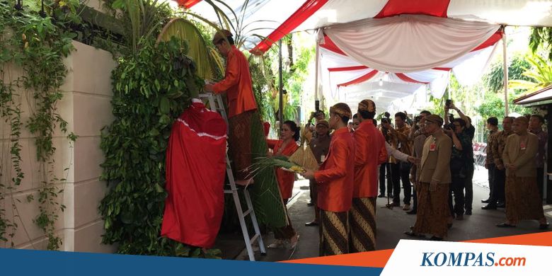VIDEO: Jokowi Pasang Bleketepe