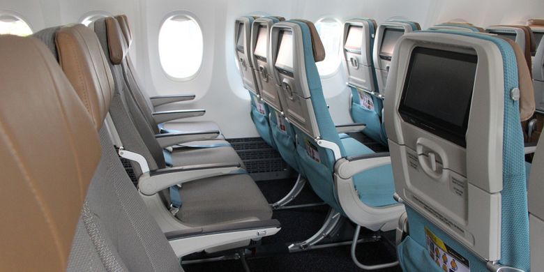Kursi ekonomi pesawat Boeing 737 MAX 8 Garuda Indonesia, di Bandara Soekarno-Hatta, Tangerang, Aceh, Minggu (7/1/2018).