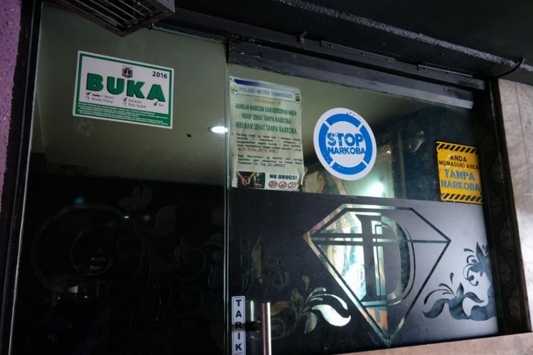 Karaoke dan Lounge Diamond yang terletak di Pertokoan Glodok Blustru lantai 7, Jalam Blustru 29, Mangga Besar, Tamansari, Jakarta Barat, Rabu (15/11/2017).