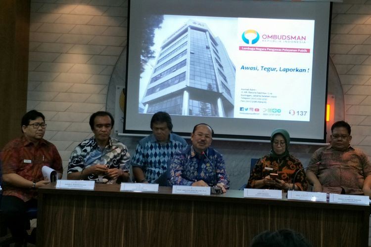 Pimpinan Ombudsman di Kantor Ombudsman, Jakarta, Jumat (5/1/2018)