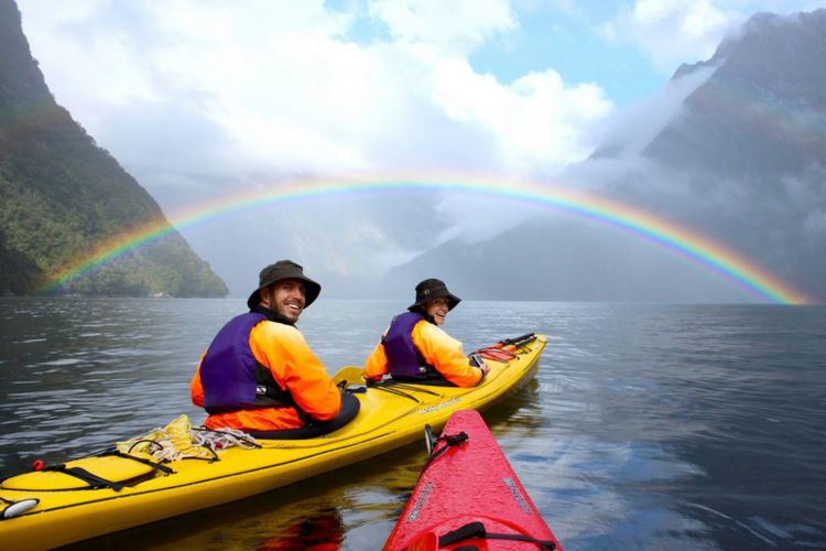 Pasangan Anne dan Mike Howard berbulan madu di New Zealand.