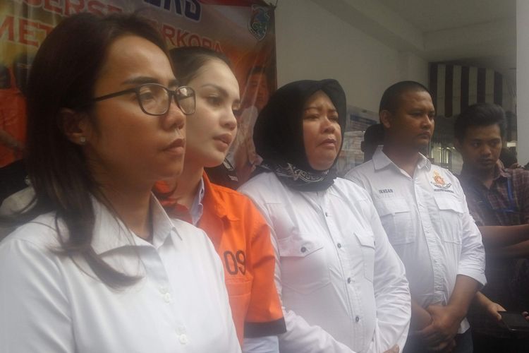 Jennifer Dunn saat di Mapolda Metro Jaya, Selasa (2/1/2018).(Kompas.com/Akhdi Martin Pratama)