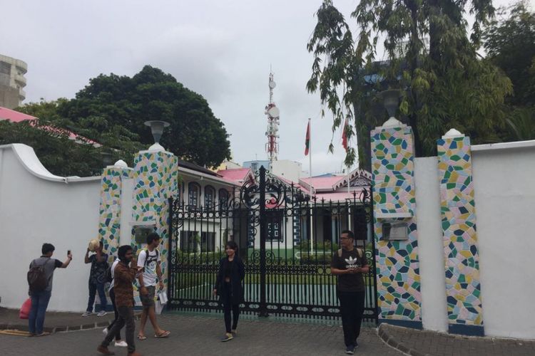 Wajah Lain Maldives, Tak Melulu tentang "Luxury" Wajah Lain Maldives, Tak Melulu tentang "Luxury" video viral info traveling info teknologi info seks info properti info kuliner info kesehatan foto viral berita ekonomi