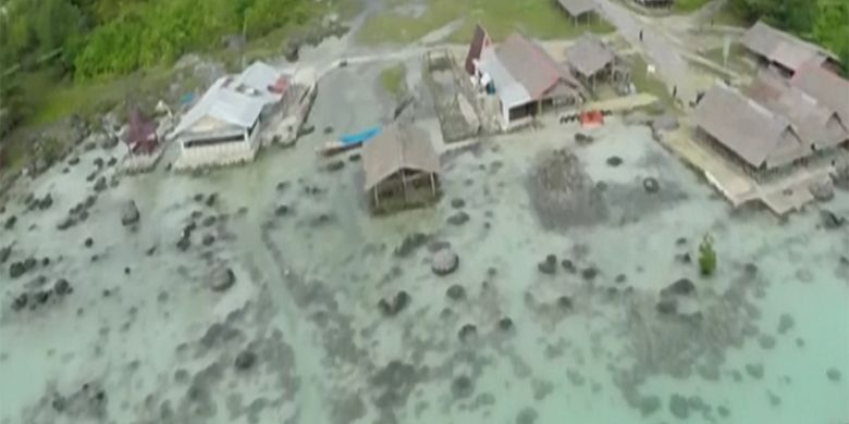 Luasnya Pantai Tureloto di Nias Utara, Sumatera Utara dapat dilihat dari pantauan foto udara.